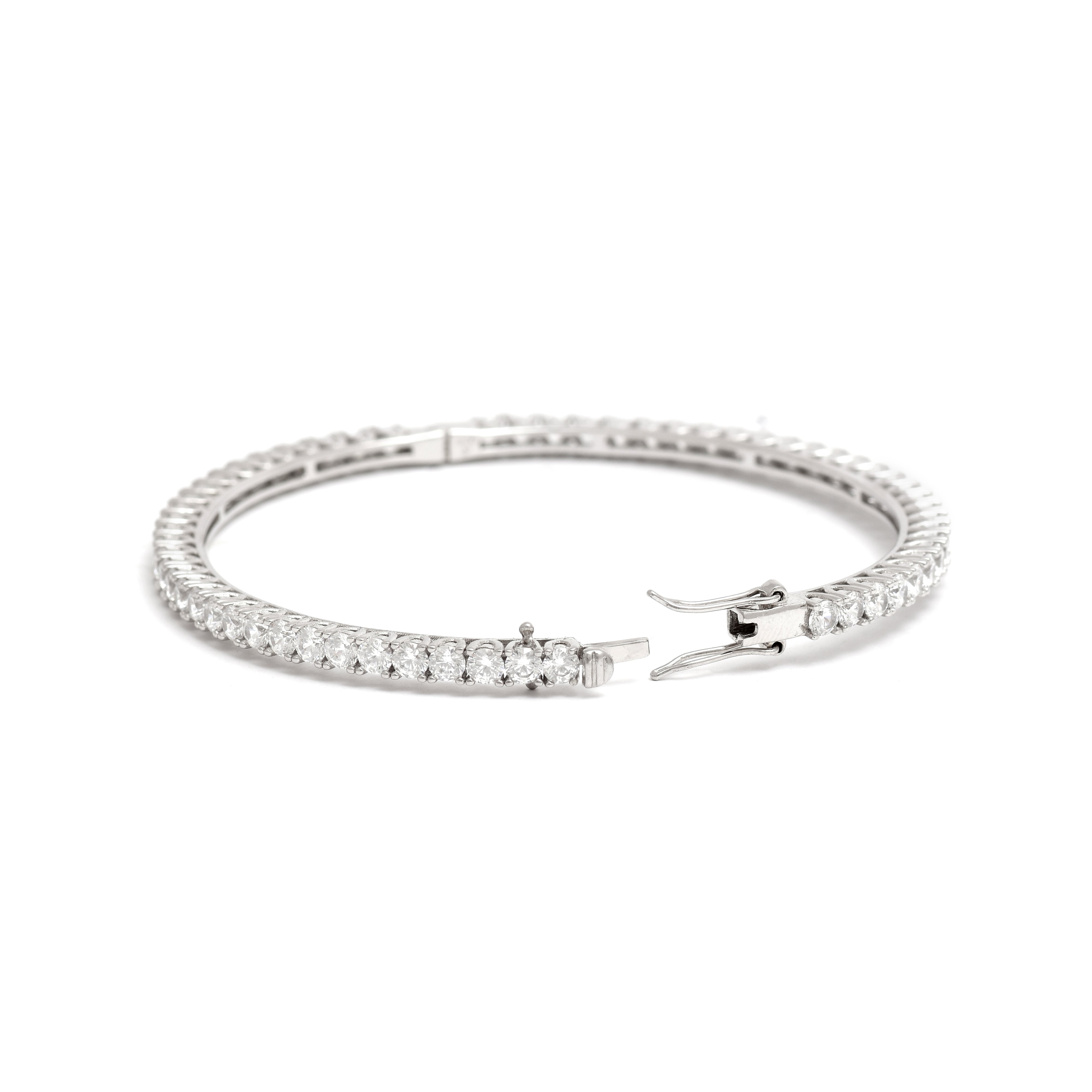 Classic Shine Openable Oval Bangle