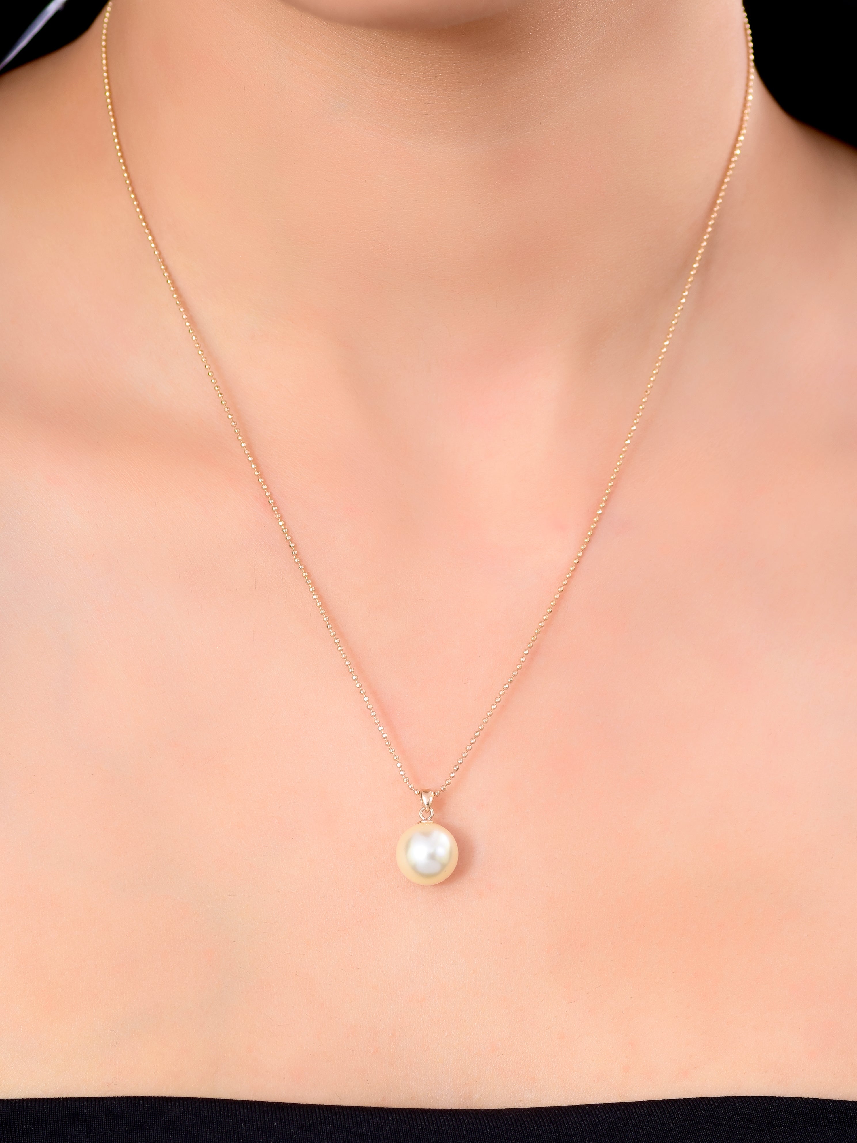 Classic Pearl Drop Pendant in 925 Silver