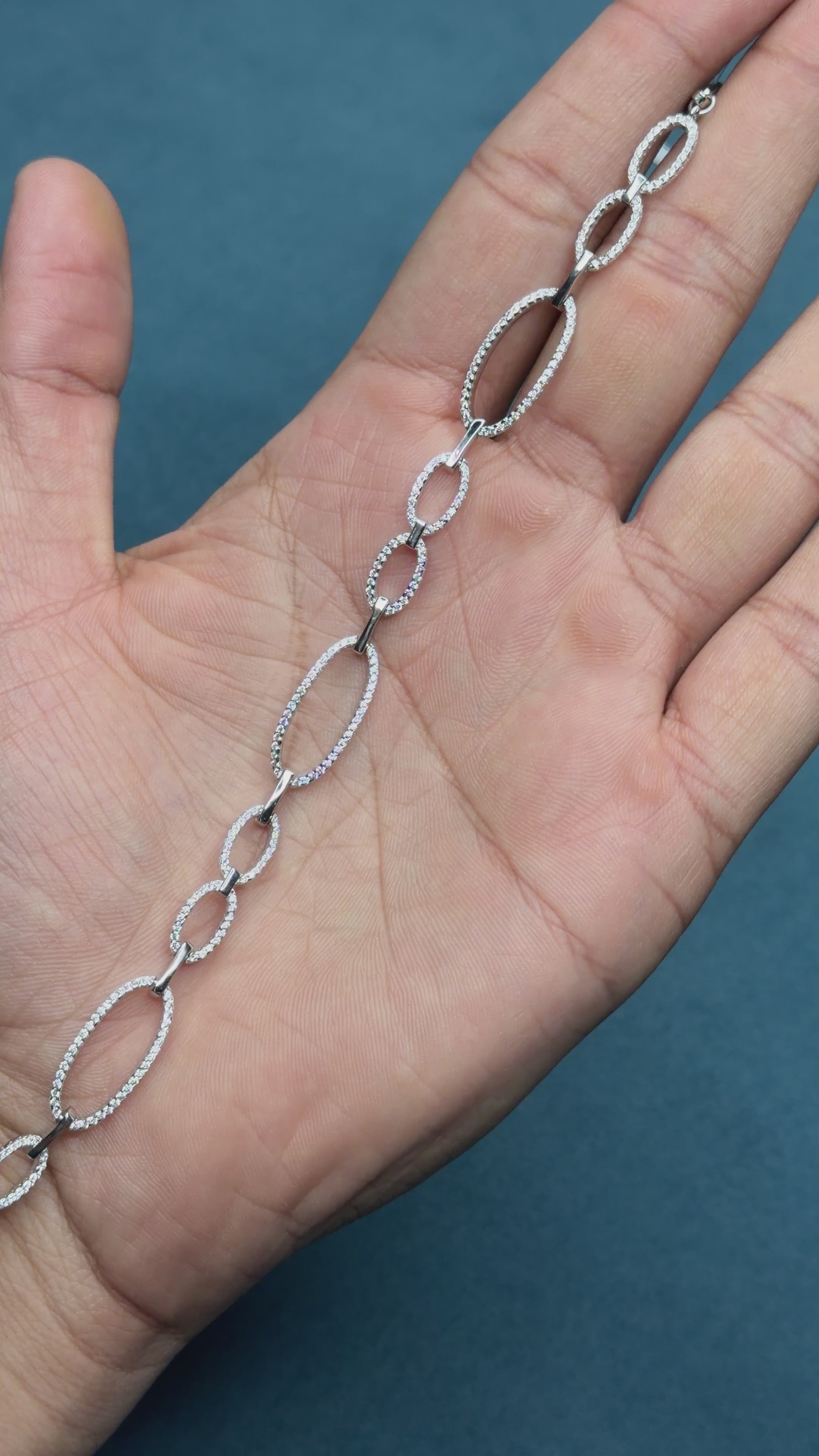 Pavé Oval Link Bracelet in 925 Sterling Silver
